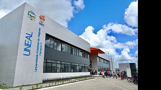 Funcionários sem receber são do Campus V da Uneal, em União dos Palmares | Foto: Agência Alagoas / Marcio Ferreira