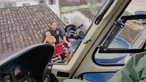 Imagem Bombeiros resgatam família e bebê que estavam ilhados em Murici