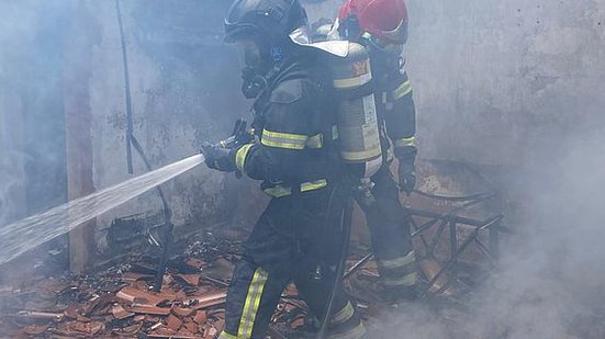 10 militares trabalharam para combater o incêndio | Foto: Cortesia / Corpo de Bombeiros