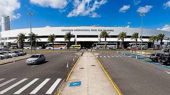 Imagem Turista é detido após provocar confusão em locadora de veículos, no aeroporto