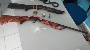 Armas apreendidas com homem apontado como comparsa dos irmãos | Divulgação / PC