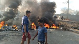 Imagem Vídeo: moradores do Aprígio Vilela reclamam de falta d'água e bloqueiam Ecovia Norte