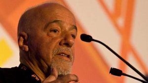 Imagem Paulo Coelho diz que arrepende de ter investido na campanha de Lula