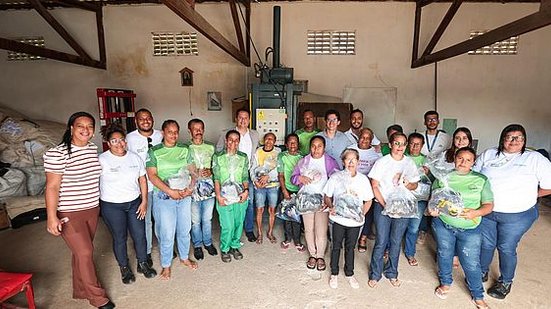 Imagem Programa CataMais entrega kits com EPIs à cooperativa de catadores em Arapiraca