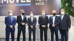 Edilson Brasileiro, do CRECI-AL; Rafael Alessi, superintendente do Banco do Brasil; Alfredo Breda, do Sinduscon; Marcelo Saldanha, presidente da Ademi-AL; Vilmar Pinto, do Cofeci e Zezinho Nogueira, do Sebrae e Fiea: Salão do Imóvel Ademi | Divulgação