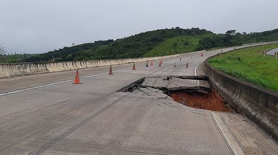 As interdições aconteceram após às fortes chuvas que atingiram Alagoas nessa sexta-feira, 03 | Foto: Divulgação/PRF-AL