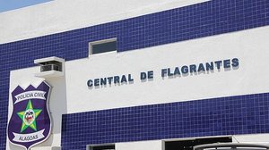 Suspeitos foram presos e levados para a Central de Flagrantes | Arquivo