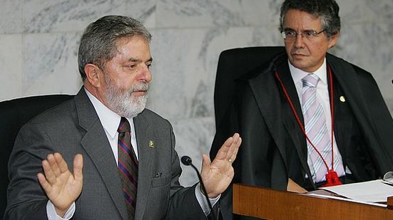 Imagem Liminar de Marco Aurélio Mello pode tirar ex-presidente Lula da prisão