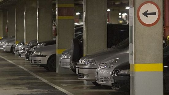 Imagem Lei que dispensa pagamento de estacionamento de shoppings da PB é promulgada