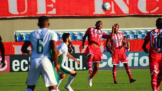 Claudinei é titular constantemente no setor de meio-campo do Galo | Douglas Araújo / Ascom CRB