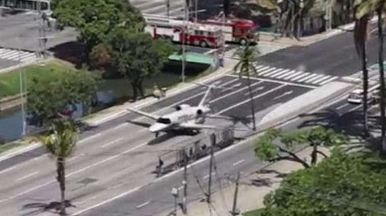 Imagem Vídeo de avião fazendo pouso forçado em avenida de Recife é fake