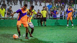 Imagem Maceió ganhou ontem o primeiro campo público com grama sintética; veja imagens