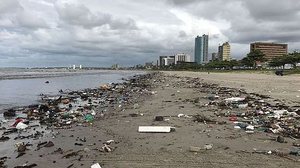 Lixo em praia de Maceió | Arquivo