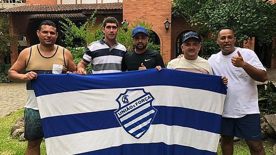 Torcedores do CSA chegam em Caxias do Sul | Henrique Pereira