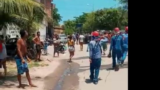 Protesto foi iniciado no final da manhã desta sexta-feira | Foto: Reprodução