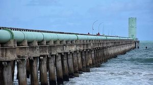 Imagem de arquivo do emissário submarino na Praia da Avenida | Divulgação