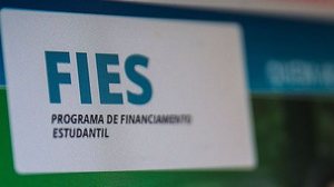 Mais de 51% dos estudantes com financiamento estão inadimplentes | Foto: Marcello Casal Jr. / Agência Brasil