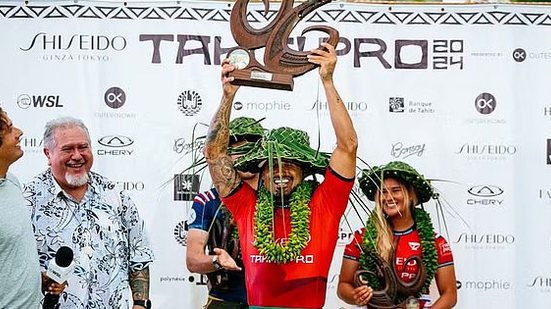 O surfista brasileiro Italo Ferreira campeão em Teahupoo | Ed Sloane / World Surf League