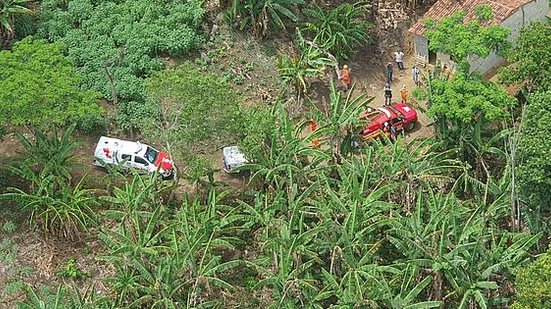 Buscas aocntecem na Serra dos Frios, em União dos Palmares | Foto: Cortesia / Ascom Bombeiros