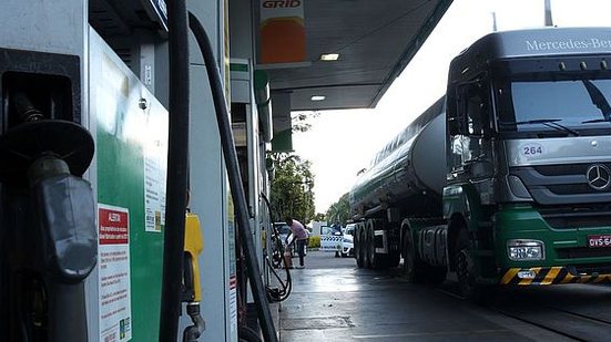 É a primeira vez que o preço médio do diesel no Brasil fica acima da paridade de importação desde meados de dezembro | Foto: Agência Brasil