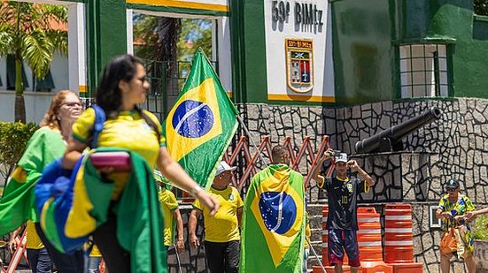 Ato na frente do Exército neste Feriado da Proclamação da República | Foto: Itawi Albuquerque / TNH1