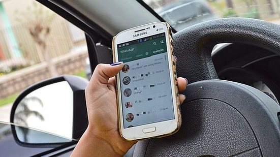 Nos primeiros seis meses de 2018 foram 1.739 multas por falar ou manusear o celular ao volante | Jornal NH