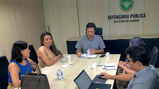 Na reunião, as instituições discutiram a qualidade das clínicas que são contratadas para o tratamento de dependentes químicos | Foto: Ascom Defesoria