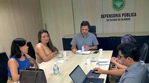 Na reunião, as instituições discutiram a qualidade das clínicas que são contratadas para o tratamento de dependentes químicos | Foto: Ascom Defesoria