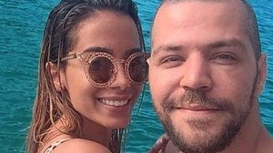 Imagem Amigo de Anitta posta texto e fãs entendem indireta para ex-marido da cantora