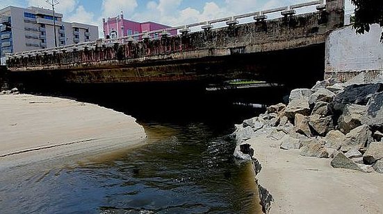 Ponte sobre o Riacho Salgadinho, na Avenida da Paz | Foto: Reprodução