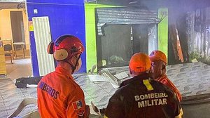 Incêndio em loja de roupas no Benedito Bentes | Assessoria/CBMAL