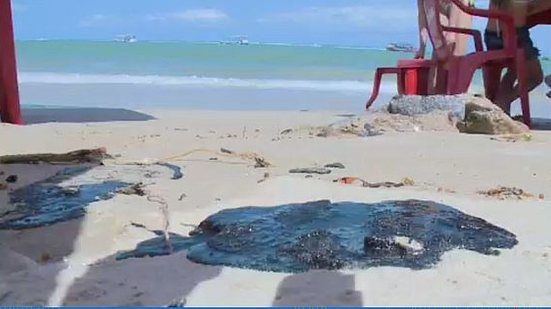 Imagem Óleo que atinge praias do Nordeste é petróleo e não é brasileiro, diz Ibama