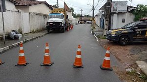 Área de deslizamento foi isolada para segurança dos moradores, que contam com acesso provisório | Foto: Cortesia