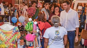 Imagem Prefeito visita 9ª Bienal do Livro que acontece em Jaraguá