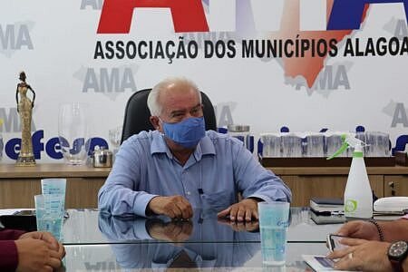 Imagem AMA defende vacinação em professores para o retorno das aulas