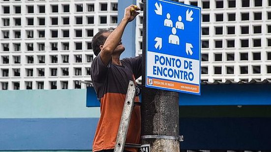 Pontos de apoio para uma possível evacuação no bairro do Pinheiro. | Foto: Marco Antônio / Secom Maceió