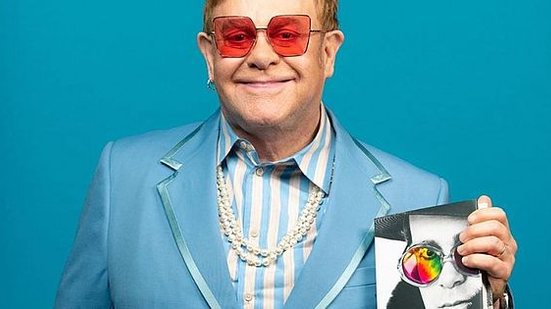 Imagem Elton John diz que escreveu biografia para que seus filhos soubessem a verdade sobre ele