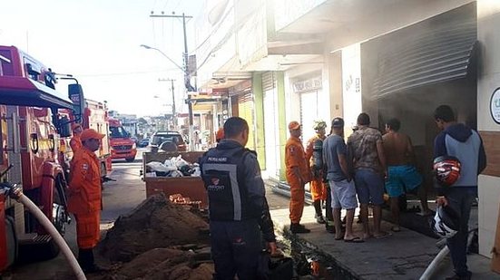 Loja pegou fogo no centro de Arapiraca | Rádio Pajuçara FM Arapiraca / Alysson Antonio