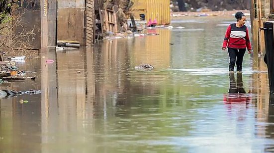 Chuvas e alagamentos atingem parte do Rio Grande do Sul | Bruno Peres / Agência Brasil