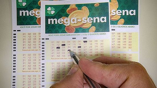 Sorteado na noite desse sábado, 31, em São Paulo, o concurso 2769 da Mega-Sena acumulou novamente e deve pagar cerca de R$ 30 milhões na próxima terça-feira, 3 | Rafa Neddermeyer / Agência Brasil