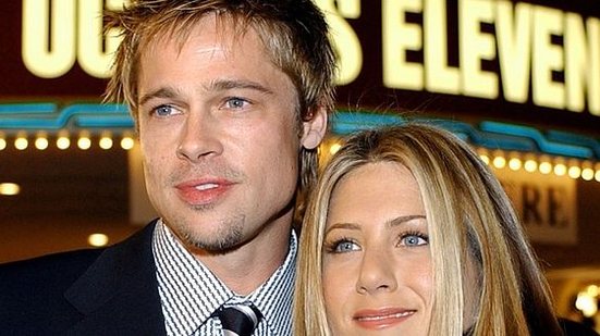 Imagem Brad Pitt surpreende ao ir à festa de aniversário de 50 anos da ex-mulher Jennifer Aniston