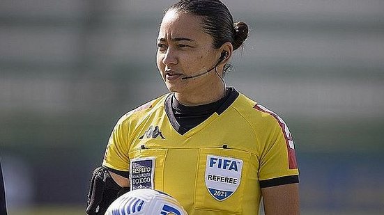 Edina Alves apitou o jogo entre CRB e Criciúma, no Rei Pelé | Foto: Liamara Polli/CBF