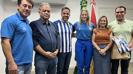 O governador Paulo Dantas assina neste sábado (24), no estádio Rei Pelé, termo de patrocínio do Governo do Estado para o CSA | Gabriel Martins / Agência Alagoas