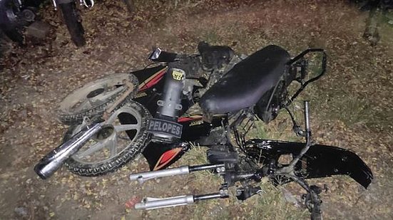 Peças de moto roubada apos demonte do veículo feito pelos criminosos | Foto: Cortesia / Polícia Militar