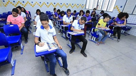 Imagem Projeto quer impedir suspensão de aulas presenciais durante a pandemia de covid-19