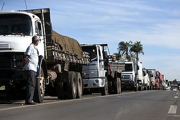 O Benefício Caminhoneiro-TAC tem validade até 31 de dezembro de 2022 e será pago em seis parcelas mensais, no valor de R$ 1 mil | Foto: Marcelo Camargo / Agência Brasil