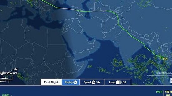 O trajeto feito pelo avião, que fez pouso não programado em Bangkok, de acordo com o monitoramento do FlightAware | FlightAware/Reprodução