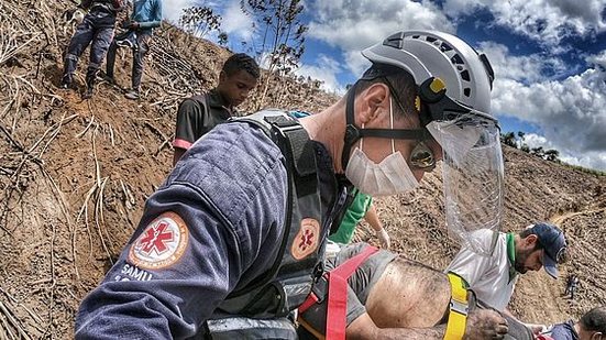 A vítima foi socorrida e encaminhada ao HGE | Foto: Divulgação/Samu