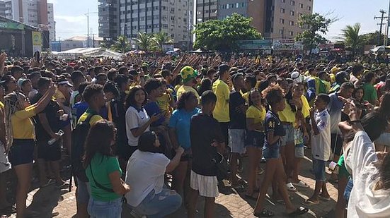 Imagem Alagoano para no horário de almoço estendido para ver Brasil x Suíça