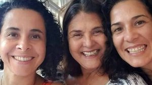 Elizângela entre a nora Micheline Torres e a filha Marcelle Sampaio | Reprodução/Instagram